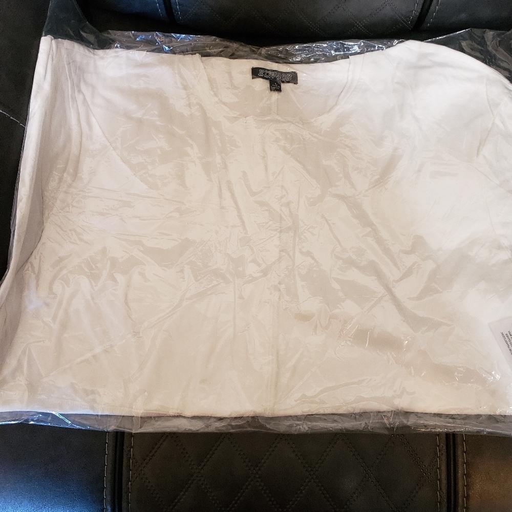 Clothes - Picture 14 of 16